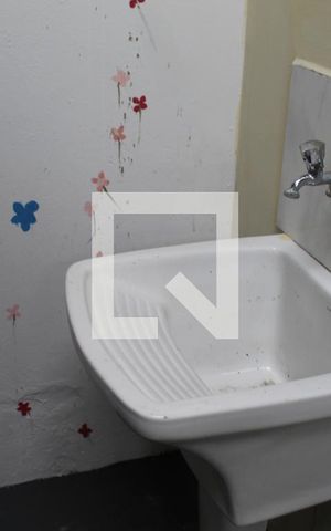 Casa para alugar com 68m², 1 quarto e 1 vagaÁrea de Serviço
