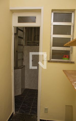 Apartamento para alugar com 79m², 2 quartos e sem vagaQuarto de Serviço