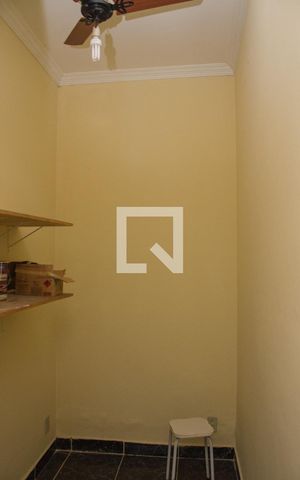 Apartamento para alugar com 79m², 2 quartos e sem vagaQuarto de Serviço