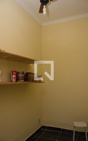 Apartamento para alugar com 79m², 2 quartos e sem vagaQuarto de Serviço