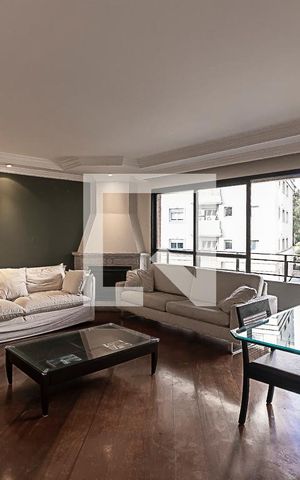Apartamento à venda com 211m², 4 quartos e 3 vagas Apartamento à venda com 211m², 4 quartos e 3 vagasSala