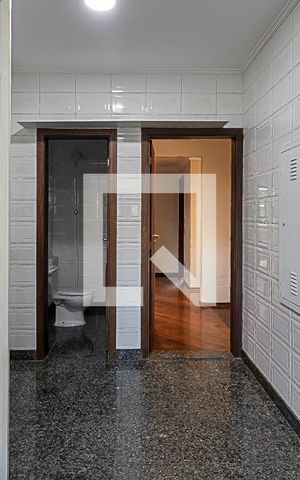 Apartamento à venda com 211m², 4 quartos e 3 vagas Apartamento à venda com 211m², 4 quartos e 3 vagasÁrea de Serviço