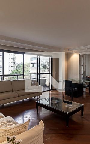 Apartamento à venda com 211m², 4 quartos e 3 vagas Apartamento à venda com 211m², 4 quartos e 3 vagasSala