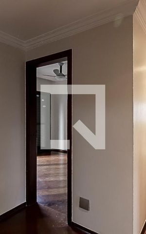 Apartamento à venda com 211m², 4 quartos e 3 vagas Apartamento à venda com 211m², 4 quartos e 3 vagasCorredo dos quartos