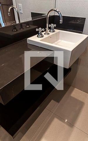 Apartamento à venda com 211m², 4 quartos e 3 vagas Apartamento à venda com 211m², 4 quartos e 3 vagasBanheiro Social