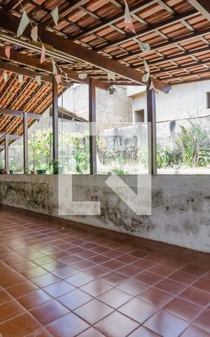 Casa para alugar com 150m², 4 quartos e 2 vagas Casa para alugar com 150m², 4 quartos e 2 vagasVaranda