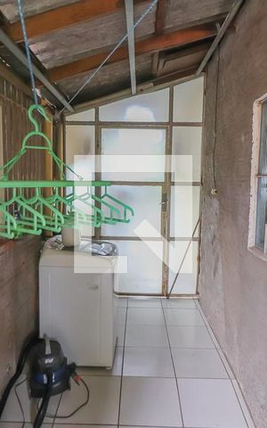 Casa à venda com 105m², 4 quartos e 1 vagaÁrea de Serviço