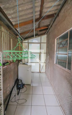 Casa à venda com 105m², 4 quartos e 1 vagaÁrea de Serviço