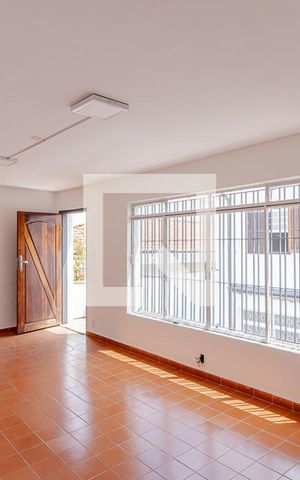 Casa para alugar com 228m², 3 quartos e 3 vagas Casa para alugar com 228m², 3 quartos e 3 vagasSalão