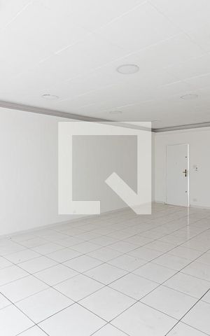 Casa para alugar com 228m², 3 quartos e 3 vagas Casa para alugar com 228m², 3 quartos e 3 vagasSala
