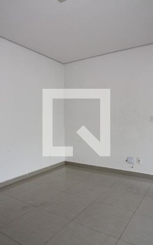 Casa de condomínio para alugar com 130m², 3 quartos e 2 vagasSala de TV
