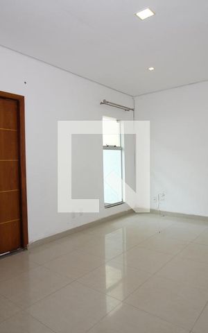 Casa de condomínio para alugar com 130m², 3 quartos e 2 vagasSala de estar