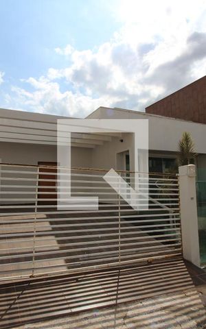 Casa de condomínio para alugar com 130m², 3 quartos e 2 vagasFachada