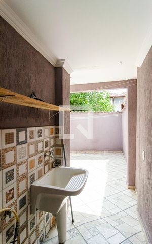 Casa à venda com 117m², 2 quartos e 2 vagas Casa à venda com 117m², 2 quartos e 2 vagasLavanderia