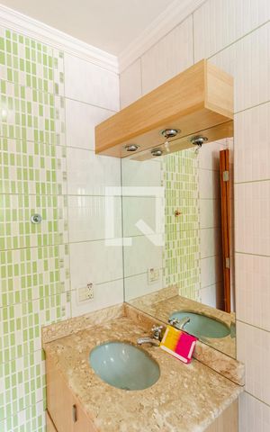 Casa à venda com 117m², 2 quartos e 2 vagas Casa à venda com 117m², 2 quartos e 2 vagasBanheiro Social