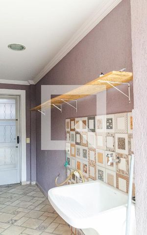 Casa à venda com 117m², 2 quartos e 2 vagas Casa à venda com 117m², 2 quartos e 2 vagasLavanderia
