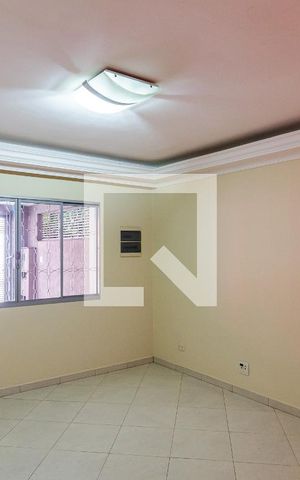 Casa à venda com 117m², 2 quartos e 2 vagas Casa à venda com 117m², 2 quartos e 2 vagasSala