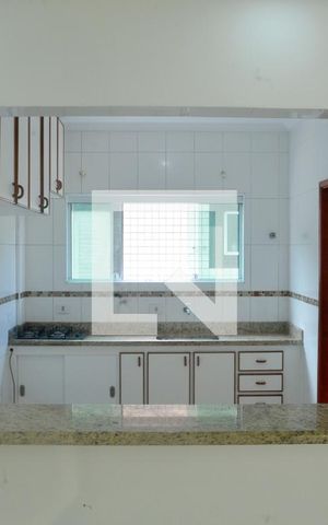 Casa de condomínio para alugar com 114m², 3 quartos e 2 vagasCozinha 