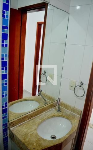 Casa de condomínio para alugar com 114m², 3 quartos e 2 vagasBanheiro Corredor