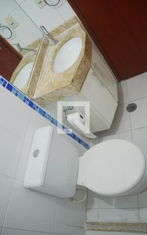 Casa de condomínio para alugar com 114m², 3 quartos e 2 vagasBanheiro Corredor