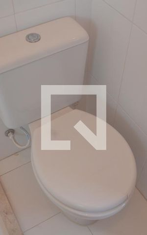 Casa de condomínio para alugar com 114m², 3 quartos e 2 vagasBanheiro da Suíte