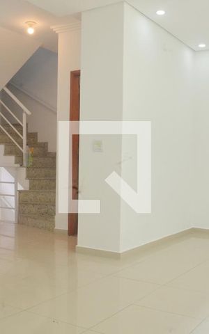 Casa de condomínio para alugar com 114m², 3 quartos e 2 vagasSala