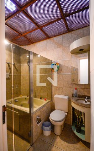 Casa à venda com 118m², 3 quartos e 2 vagasBanheiro