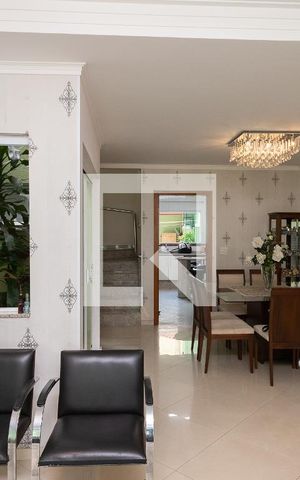 Casa à venda com 209m², 3 quartos e 4 vagas Casa à venda com 209m², 3 quartos e 4 vagasSala