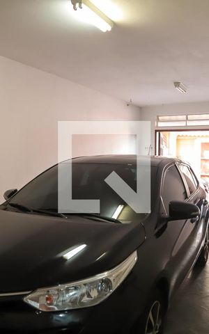 Casa à venda com 218m², 5 quartos e 3 vagas Casa à venda com 218m², 5 quartos e 3 vagasGaragem