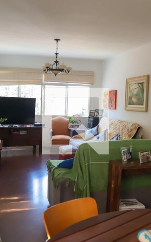 Casa à venda com 218m², 5 quartos e 3 vagas Casa à venda com 218m², 5 quartos e 3 vagasSala de Jantar