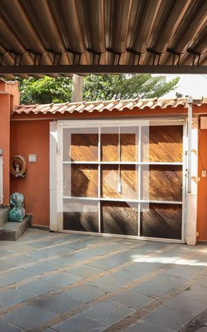 Casa à venda com 218m², 5 quartos e 3 vagas Casa à venda com 218m², 5 quartos e 3 vagasGaragem