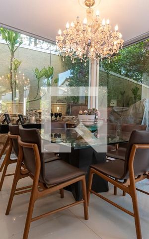 Casa de condomínio para alugar com 439m², 4 quartos e 4 vagas Casa de condomínio para alugar com 439m², 4 quartos e 4 vagasSala de Jantar