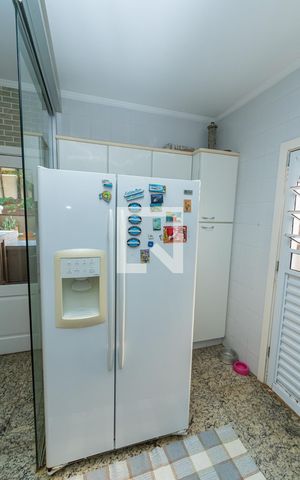 Casa de condomínio para alugar com 439m², 4 quartos e 4 vagas Casa de condomínio para alugar com 439m², 4 quartos e 4 vagasÁrea de Serviço