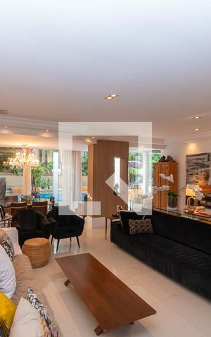 Casa de condomínio para alugar com 439m², 4 quartos e 4 vagas Casa de condomínio para alugar com 439m², 4 quartos e 4 vagasSala de Estar