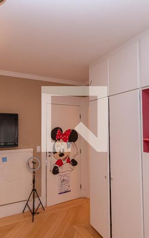 Casa de condomínio para alugar com 439m², 4 quartos e 4 vagas Casa de condomínio para alugar com 439m², 4 quartos e 4 vagasSuite 4