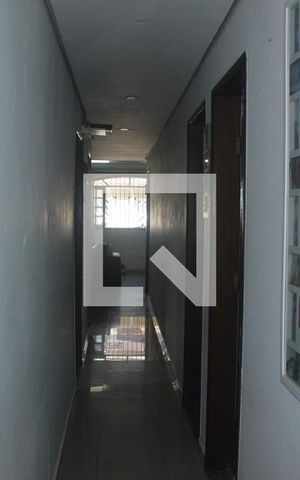 Casa à venda com 200m², 6 quartos e 2 vagasCorredor
