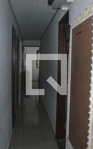 Casa à venda com 200m², 6 quartos e 2 vagasCorredor