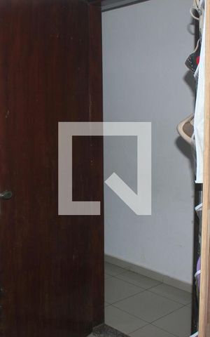Casa à venda com 200m², 6 quartos e 2 vagasQuarto 4/Closet