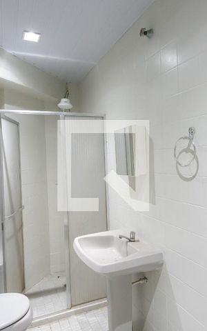 Apartamento à venda com 100m², 2 quartos e sem vaga Apartamento à venda com 100m², 2 quartos e sem vagaBanheiro