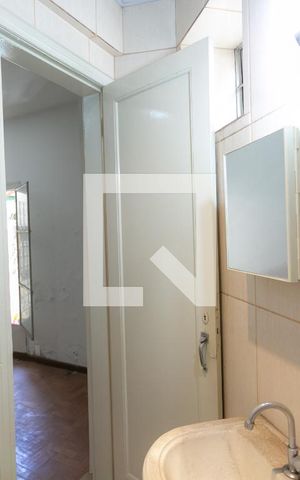 Apartamento à venda com 100m², 2 quartos e sem vaga Apartamento à venda com 100m², 2 quartos e sem vagaBanheiro da Suíte