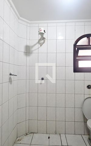 Casa à venda com 150m², 4 quartos e 4 vagasBanheiro 1