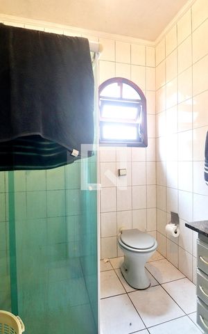 Casa à venda com 150m², 4 quartos e 4 vagasBanheiro 2