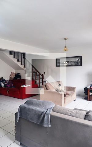 Casa à venda com 150m², 4 quartos e 4 vagasSala