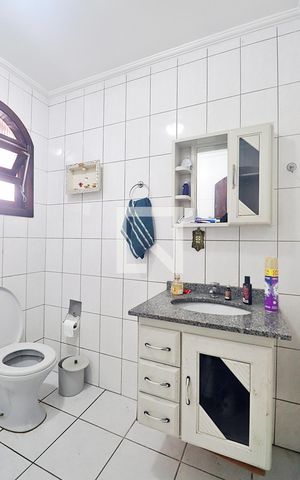 Casa à venda com 150m², 4 quartos e 4 vagasBanheiro 1