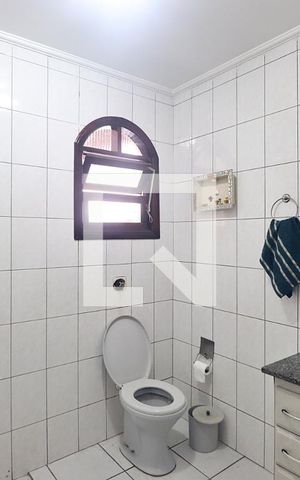 Casa à venda com 150m², 4 quartos e 4 vagasBanheiro 1