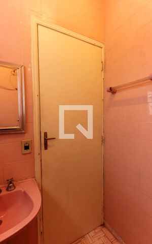 Casa à venda com 140m², 4 quartos e 1 vaga Casa à venda com 140m², 4 quartos e 1 vagaBanheiro de serviço