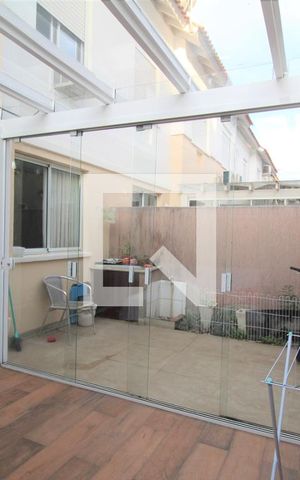 Casa de condomínio à venda com 100m², 3 quartos e 2 vagasVaranda