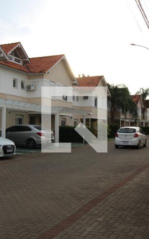 Casa de condomínio à venda com 100m², 3 quartos e 2 vagasvista da rua