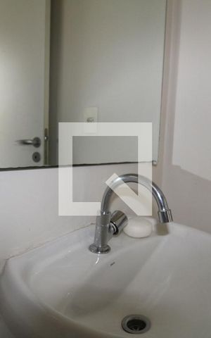 Casa de condomínio à venda com 100m², 3 quartos e 2 vagasdetalhe torneira banheiro social