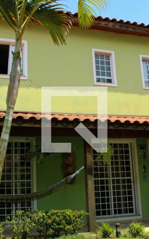 Casa à venda com 243m², 3 quartos e 2 vagas Casa à venda com 243m², 3 quartos e 2 vagasQuintal